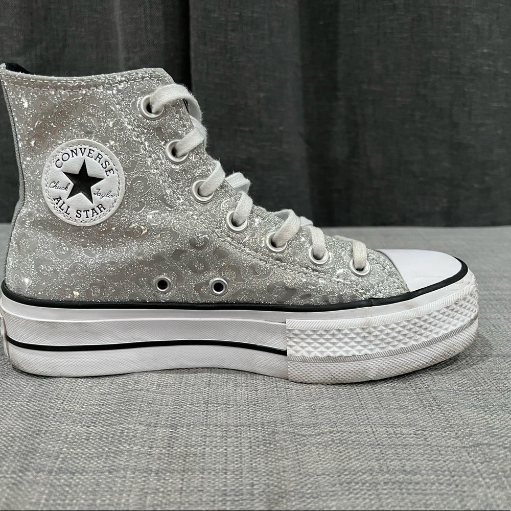 Kids high top platform leopard silver sparkly converse. Lightly worn